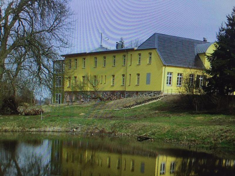 Gutshaus Mit Seeblick - Oekologisch & Nachhaltig Lubow Ngoại thất bức ảnh